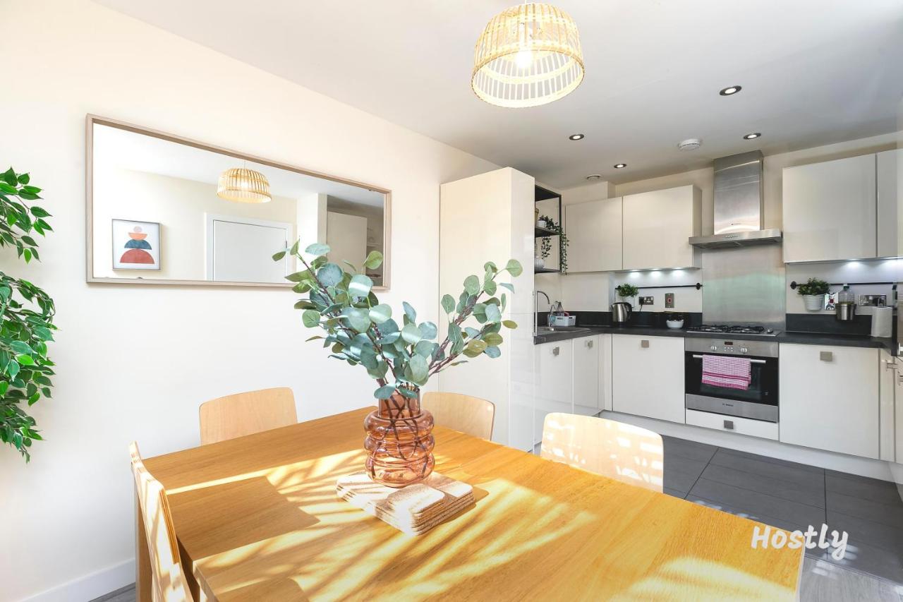 Puffin Way - Comfortable, Spacious House With Parking Reading Eksteriør bilde