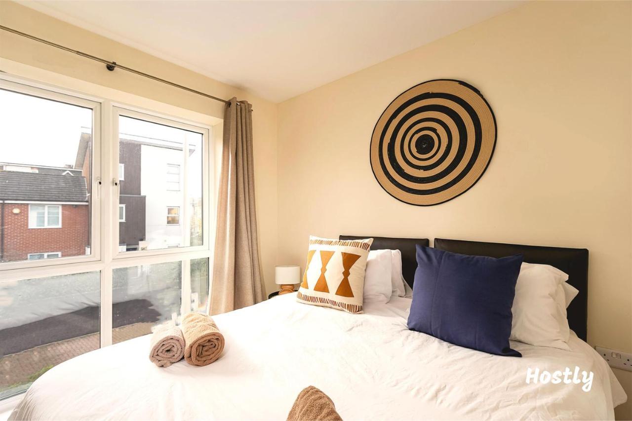 Puffin Way - Comfortable, Spacious House With Parking Reading Eksteriør bilde