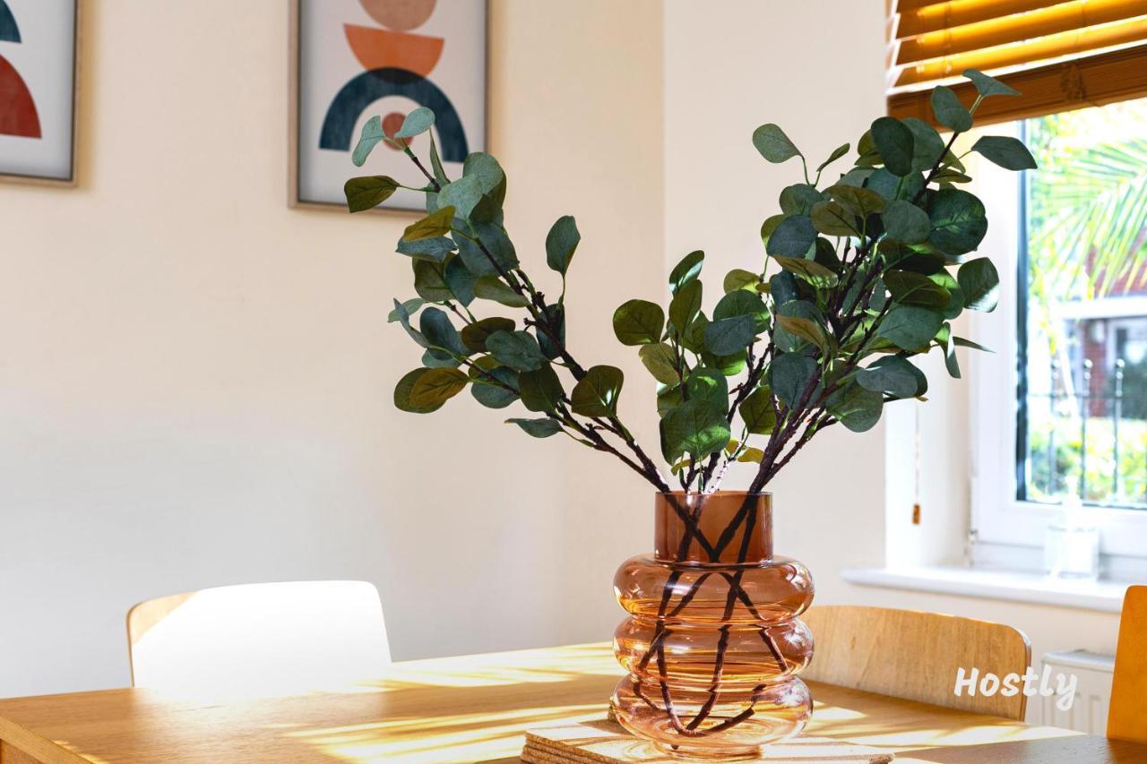 Puffin Way - Comfortable, Spacious House With Parking Reading Eksteriør bilde