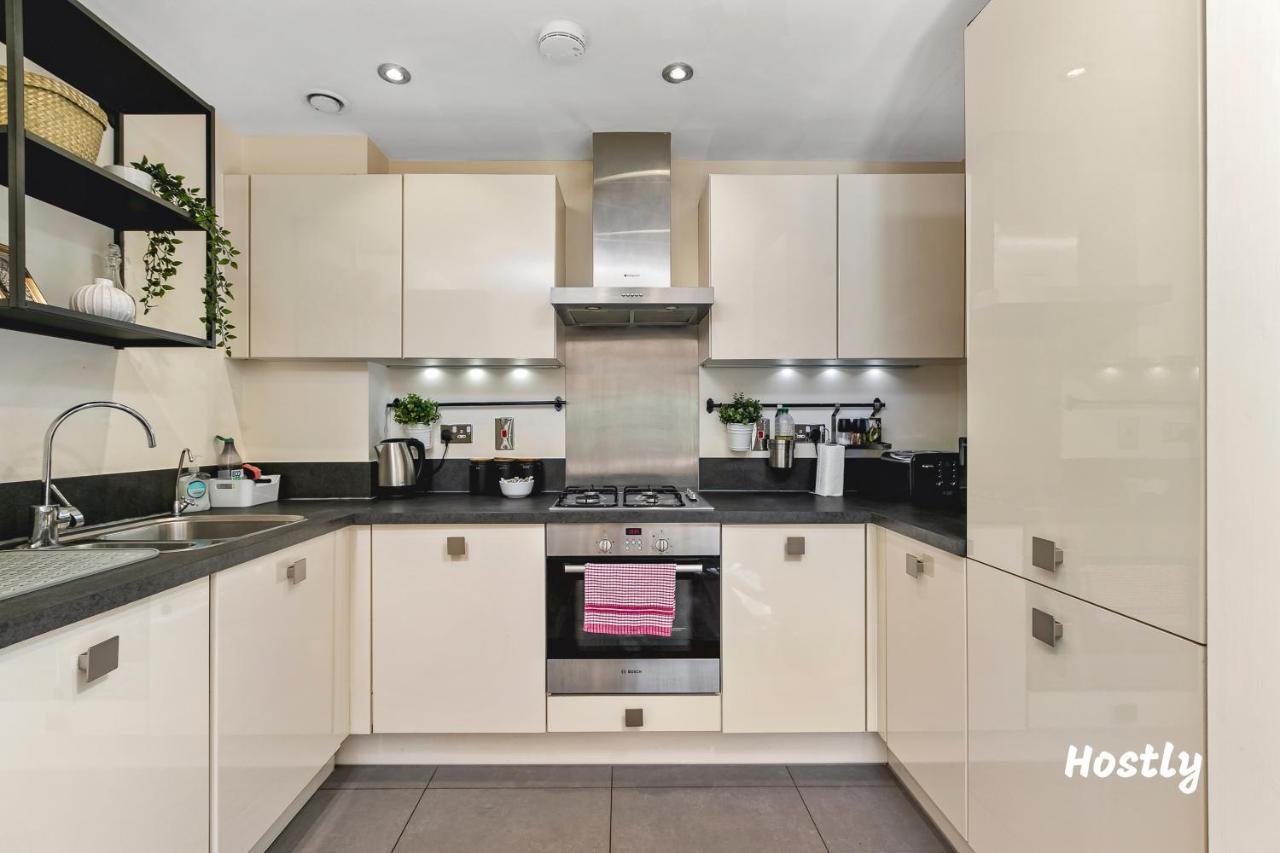 Puffin Way - Comfortable, Spacious House With Parking Reading Eksteriør bilde