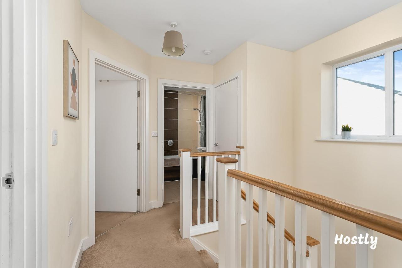Puffin Way - Comfortable, Spacious House With Parking Reading Eksteriør bilde