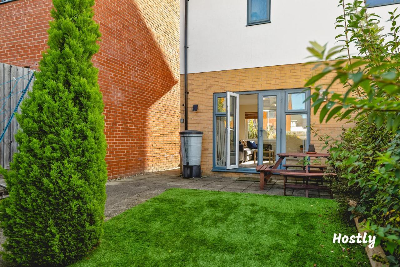Puffin Way - Comfortable, Spacious House With Parking Reading Eksteriør bilde